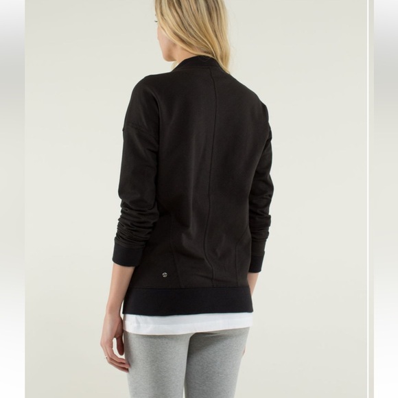 Lululemon Mula Bundle Wrap - Picture 4 of 14